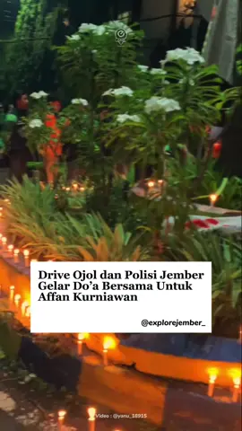 Ratusan pengemudi ojek online (Ojol) menggelar aksi solidaritas dan do’a bersama untuk almarhum Affan Kurniawan di depan Polres Jember, pada Jumat (29/8/2025) malam. . 🎥 by : @Yanu  #jember24jam #explorejember #fyp #fypシ゚ #jember 