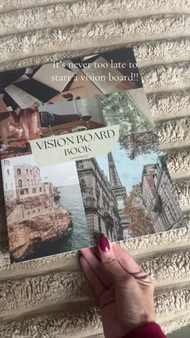 Manifesting is EVERYTHING and if you create a vision board and look at it everyday it will give you all the tools you need, good energy, motivation, dreams to strive for, etc!! #visionboard #visionboardbook #visionboard2025 #visionboard2026 #tiktokshopcreatorpicks 
