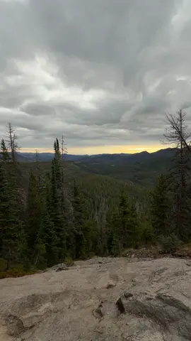 the hike to lake haiyaha was so incredible ⛰️☀️ #colorado #lakehaiyaha #hike #rockymountainnationalpark 