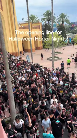 The line is huge for opening nights at Halloween Horror Nights #hhn #universalstudios #universalorlando 