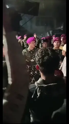 kantor polisi dibakar  2 mahasiswa di tembak meninggal , 5 di Sandra  #demo30agustus #kantorpolosijaksel #pelajarditembakpolisi 