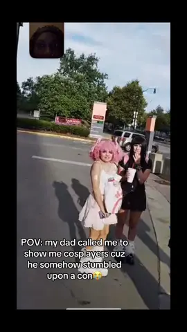 he was all up in evb face😭 but they were all nice to him and didn’t mind so shout evb that was nice to my dad #animecon #gojo #columbusohio #dad 