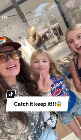 Catch it keep it in one of our favorite stores to shop @ZARA Who else wants to play this shopping challenge?? 🤑🛍️ #shopping #challenge #britainandbaylaa #catchit #zara  @Stella W ✨