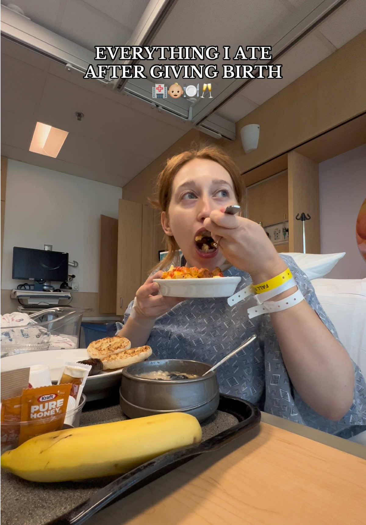 everything i ate in the hospital after giving birth 🏥👶🏼🍽️ #hospitalfood #whatiate #eatwithme #afterbirth #laboranddelivery 