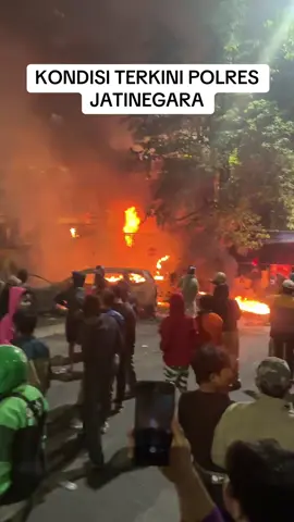 Pembakaran kantor polisi jatinegara! #bubarkandpr #1312 #jatinegara