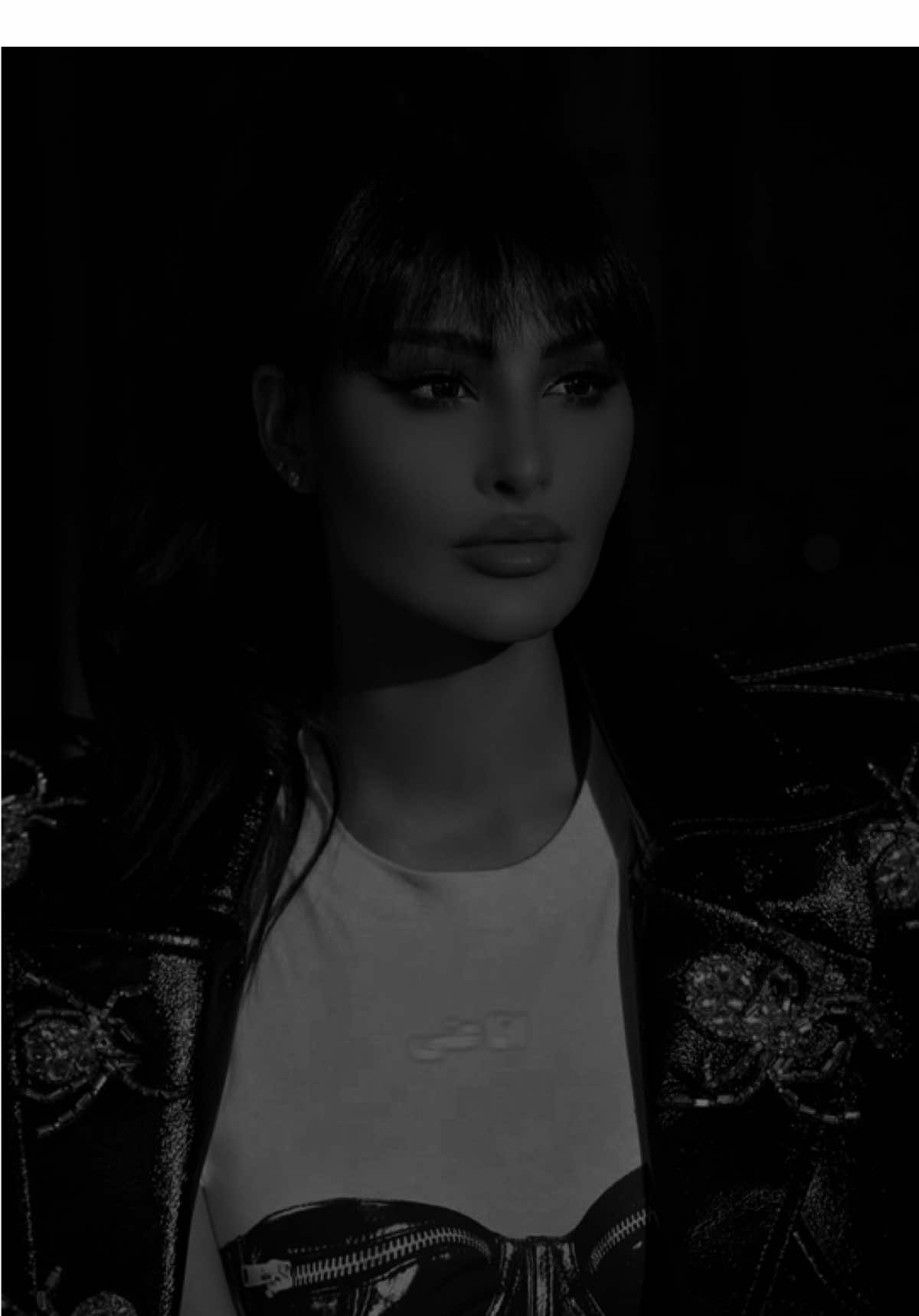ابكي اذا فاضي   🩶   !                                                 #اميمة_طالب @Oumaima Taleb 