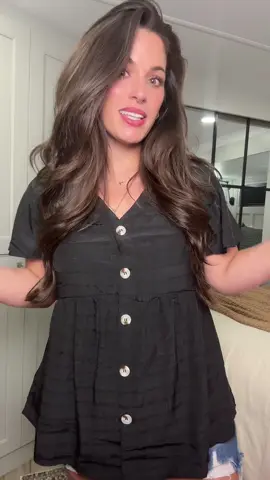 Can never go wrong with a good basic black top! #womensfashion #officeoutfit #TikTokShopCreatorPicks  #TiktokShopRestock  #creatoricons   