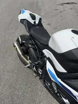 Ready for takeoff 🫰 #s1000rr #bmws1000rr #bmwmotorsport 