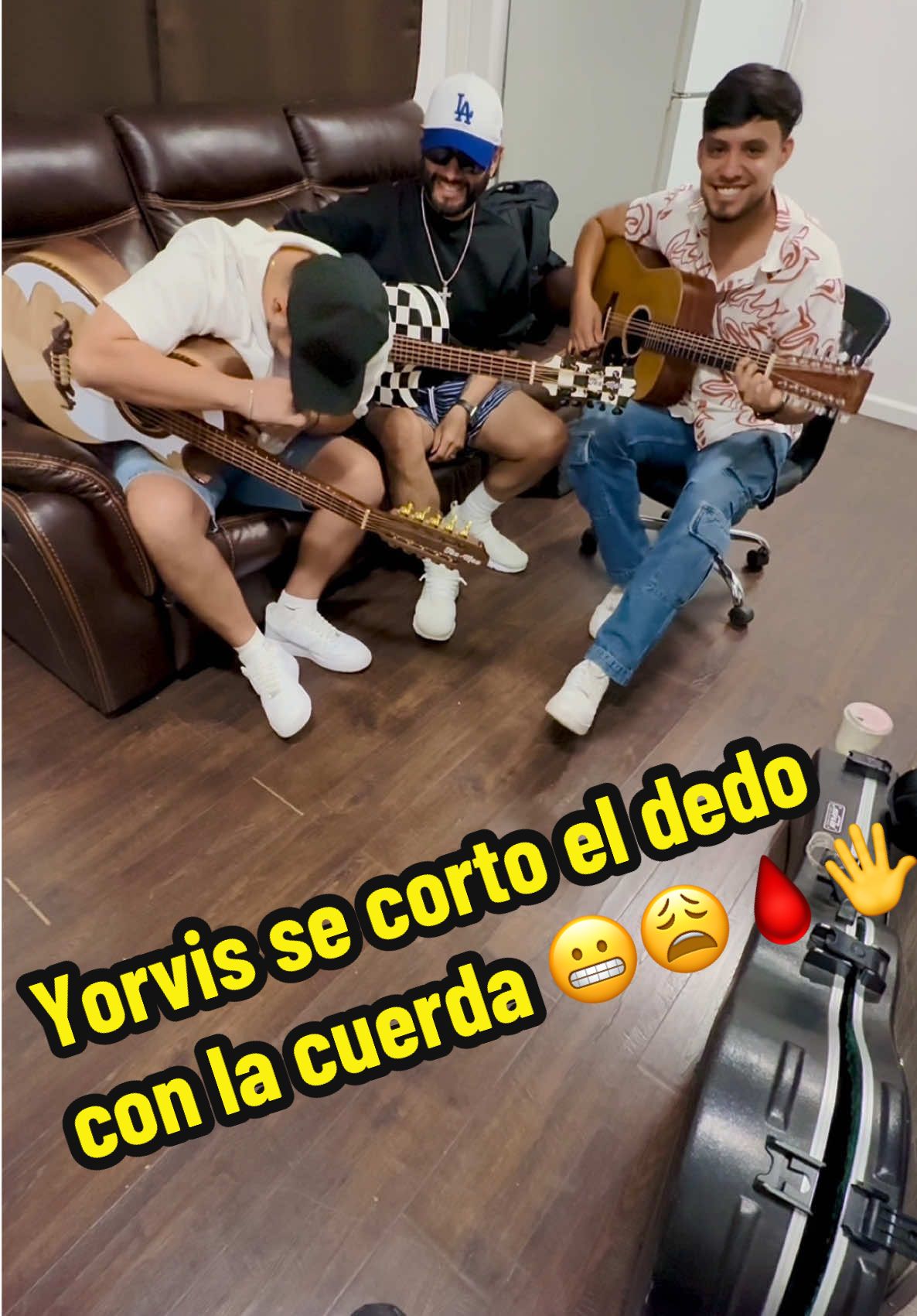 Yorvis se cortó el dedo con la cuerda 😩🩸🔪#trending #febrand #froyito #viraltiktok #fyp #contragolpe #femusiclab #relevanzia #yorvis #manuel @yorvis_relevanzia @Manuel Felix 