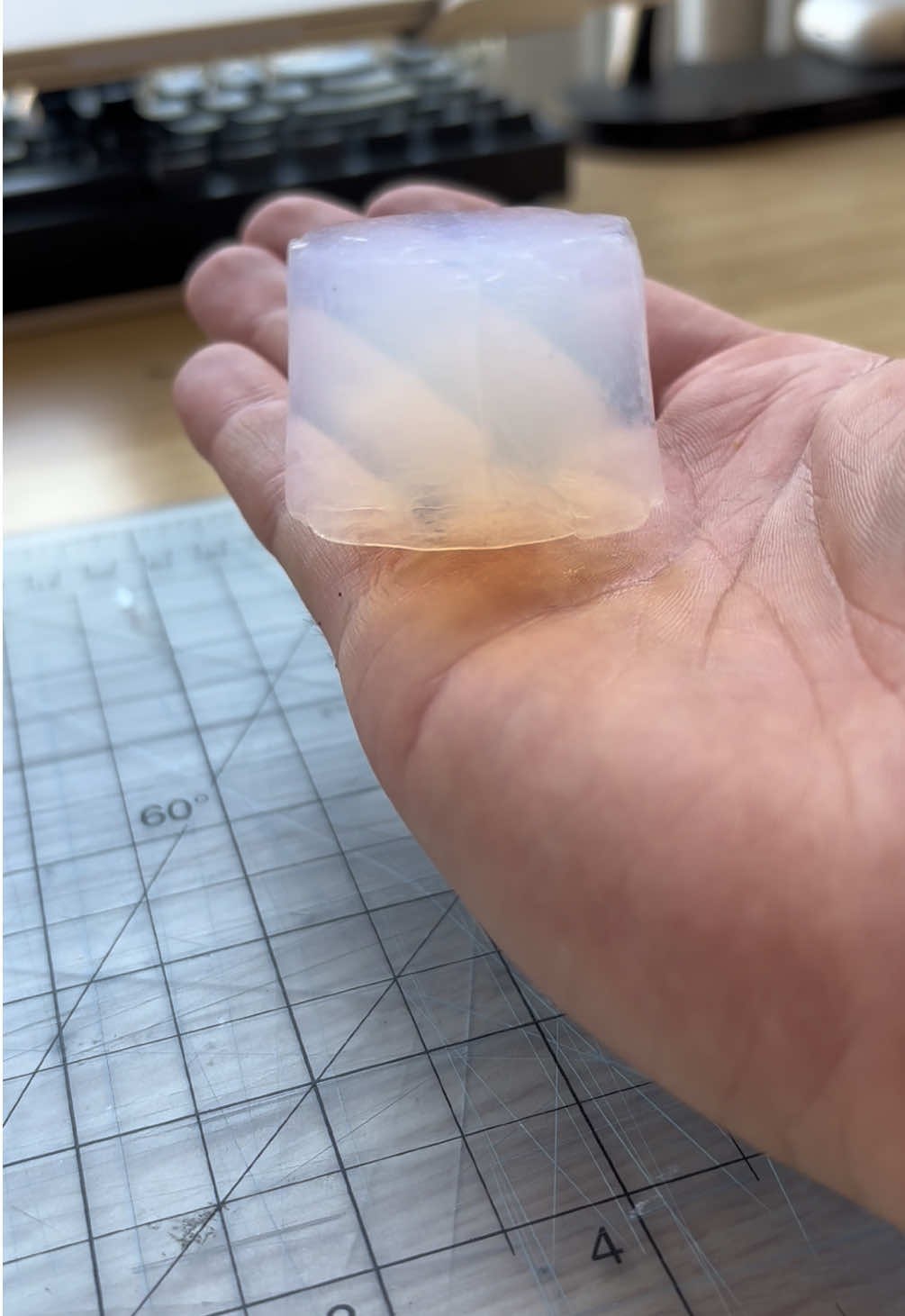 What should i do with a kilogram of the world’s lightest solid??  #aerogel 