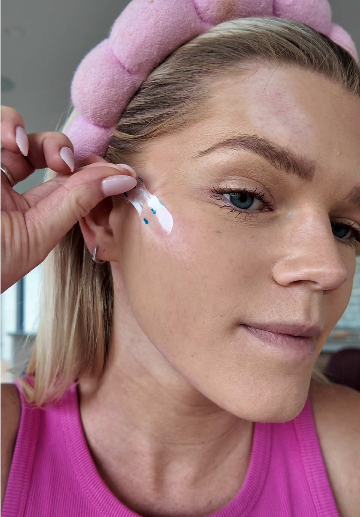 Lines and sagging happen — but they don’t have to show. Our Face Lift Tapes instantly lift, smooth, and refresh your look 😍 #antiaging #finelinesandwrinkles #facelift #skincaretips #saggyskin 