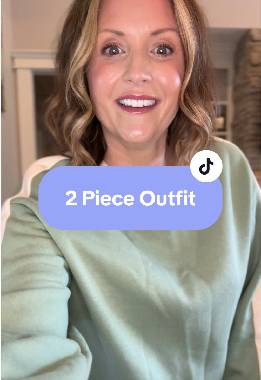 Laid-back but still put together ✨ This fleece sweatsuit is the ultimate off-duty fit you’ll want to live in. #matchingset #loungewear #loungeset #OOTD #2pieceset 