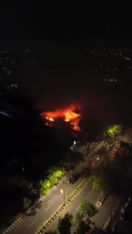Gedung DPRD Solo di Bakar Masa Demo tadi pagi, Sabtu, 30 Agustus 2025