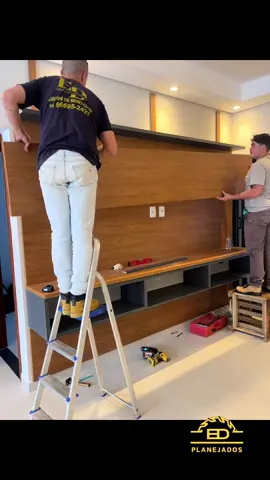 Nos Acompanhe na montagem desse painel lindo 😍🤩.                                           #moveisplanejados #montagem #freijo #painel 