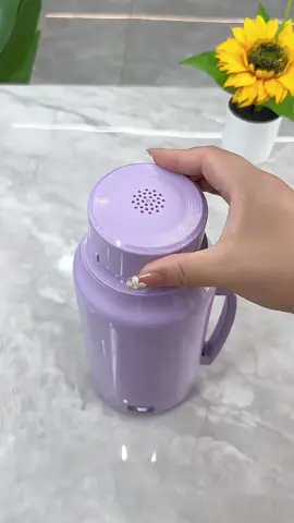 🔥 Ever Seen a Mug That Boils Water? 🥤 2-in-1 design – Mug + electric kettle combined 🔥 Adjustable temps – from 104°F to 212°F (40°C–100°C) 🥛 1L stainless steel liner – safe, durable, and easy to clean 🍜 Travel-ready – ideal for noodles, tea, or baby formula 🎒 Dual-lid function – lid doubles as a drinking cup #TravelEssentials #SmartMug #ElectricKettle #LifeHacks #TravelGadgets