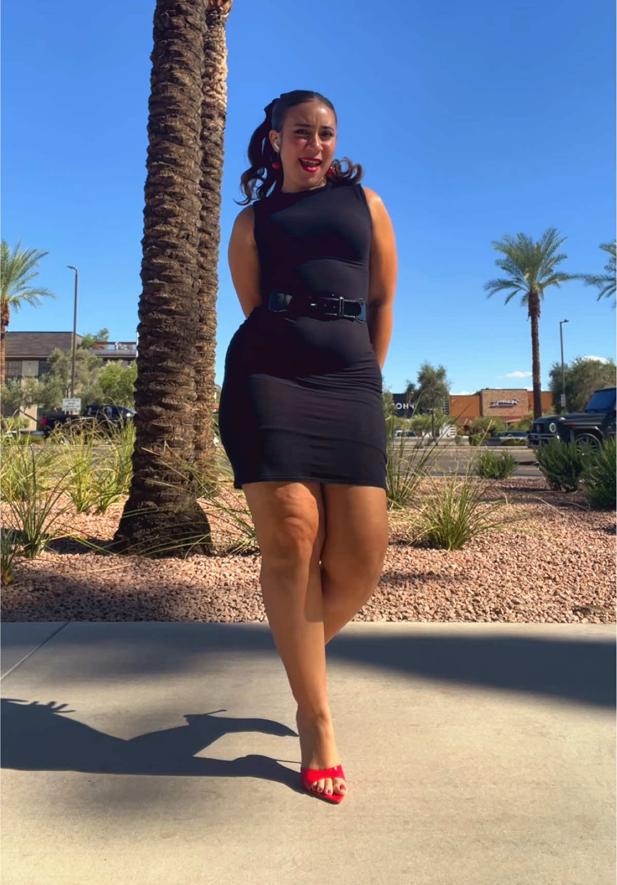 I’ll give you what you want! #sabrinacarpenter #tears #curvy #redlipstick #heels 