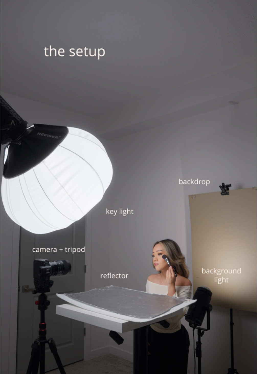 the setup vs the final results key light: @Aputure 600D  background light: @neewerofficial CB300B   #filming #btsedits #studio #beautyvideo #beautylighting #lighting #makeupvideo #behindthescenes #neewer #aputure