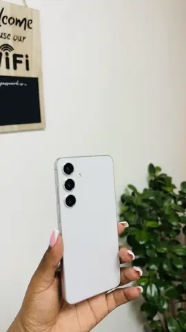 Samsung Galaxy S24+ 5G 🪄Color code; Marble Gray🦢 Condition;Mint Immaculate Neat💧 12GB Ram|256GB Storage  ⚙️Snapdragon 8 Gen 3 📺Dynamic LTPO AMOLED 2X 📸50 Megapixels 📑24 Months East Africa Warranty Active 📶Dual Sim😤 (+E-sim) 🔋4900mAh 🏷️Free 25 watts Super Fast Charger  🏷️Free Premium Clear Case and OG Deluxe Screen Protector  Delivery Countrywide 📦🚚 67,000ksh Happy Shopping 🛍️ 🛒 Value for money👌🏾Bei Poa sana Flagship Phone ✅ #PhoneExpressKenya #tiktokkenya🇰🇪🇰🇪 #fyp #iphoneshop #phoneaccessories😍 