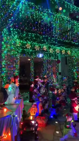 #christmasiscoming #christmassong #christmastiktok #bermonthsiscoming #bermonthsfeels🎄🎄🎄 