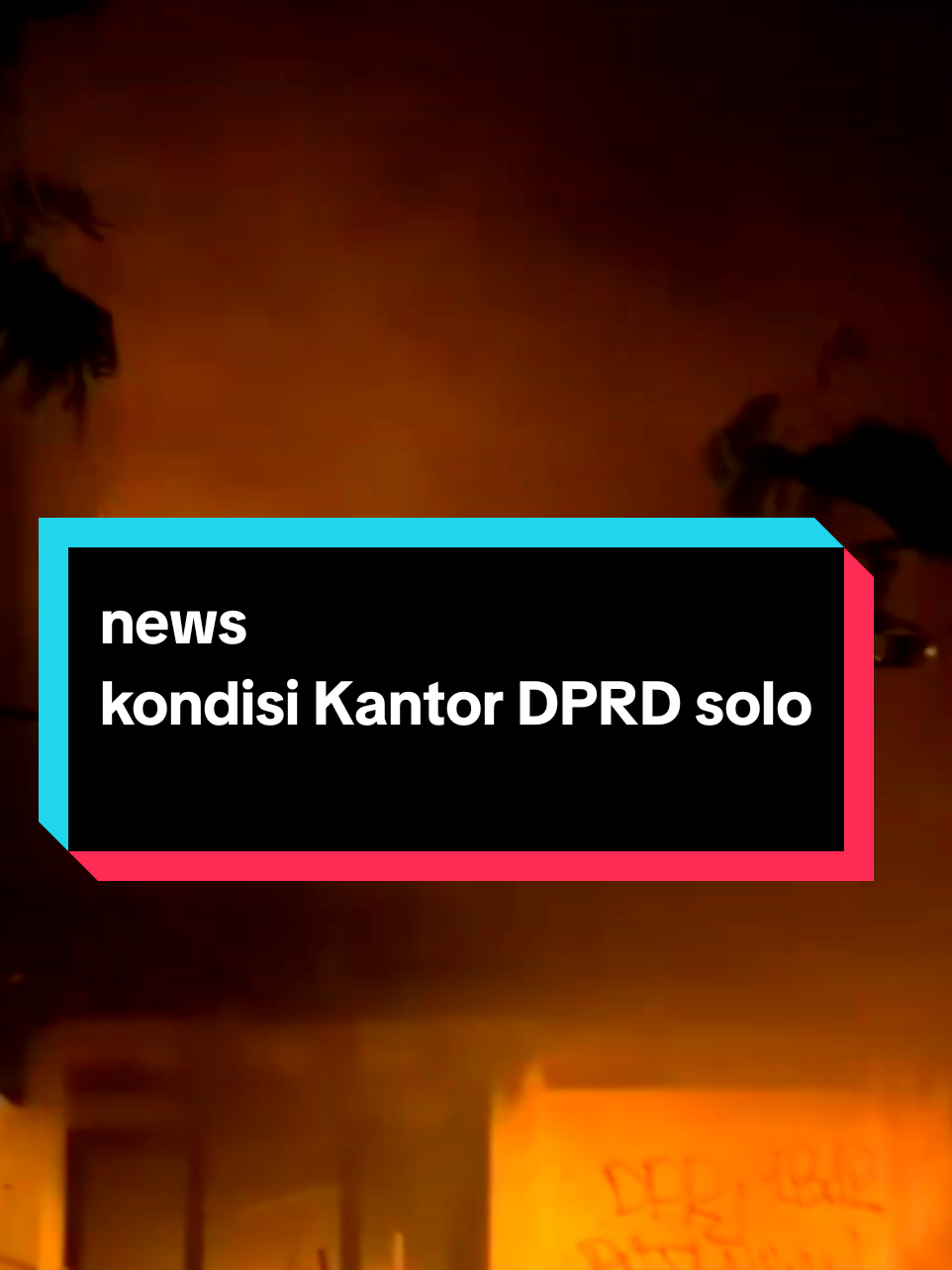 RIP kantor DPRD solo semoga ada tituk temu sehingga aksi demo tidak meluas #solo24jamm #demosolo #dprri 