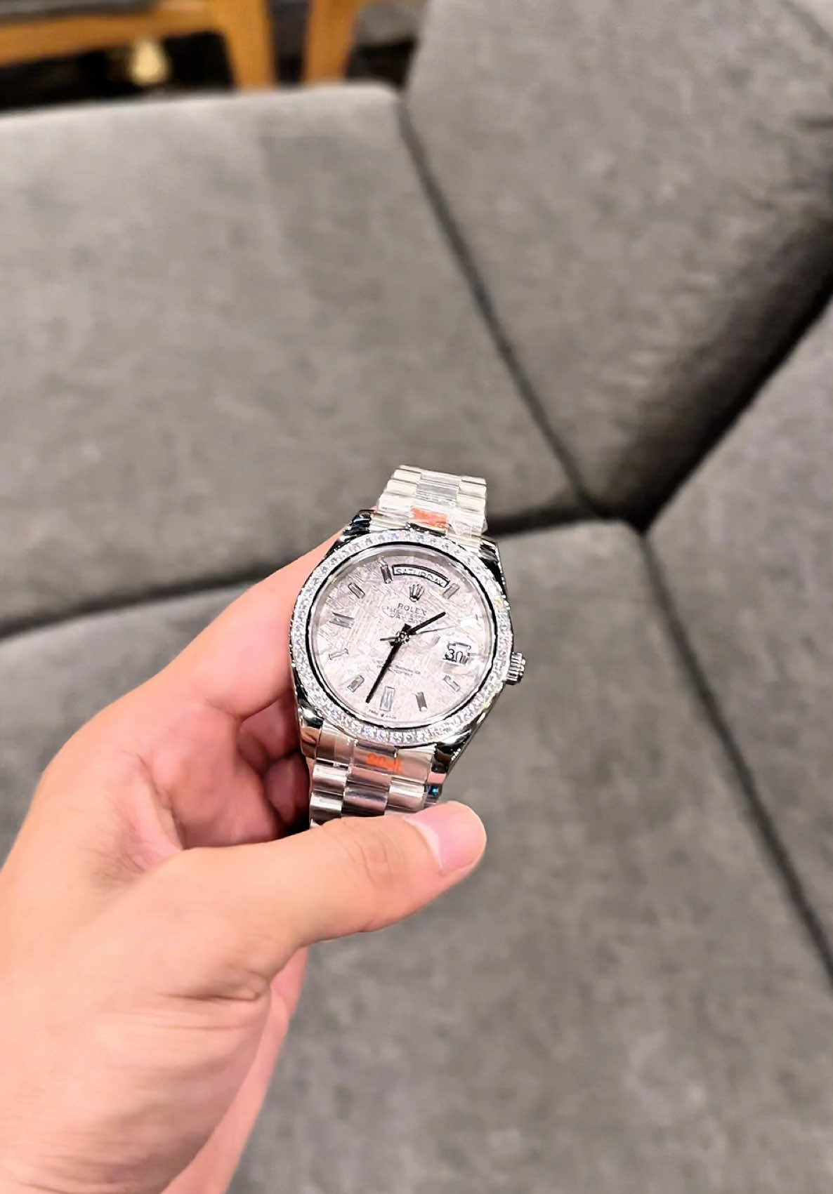Mẫu đồng hồ thiết kế đơn giản mà sang trọng kết hợp mặt số thiên thạch lên tay tone da lắm ⌚️#xuhuong2025 #donghonam #flypシ #donghothoitrang #dongho #dongho66666 #donghosangtrong #donghocap #donghonamdep #donghohaitrieu #donghodeotay #nghiendongho #hoangnamwatch #donghonu #luxurywatch #donghochetac #donghoco #donghodep 
