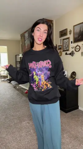 Another Scooby Doo sweatshirt it’s 100% cotton perfect for Halloween shopping. I am into the 90s nostalgic Halloween vibe and the niche sweatshirt you guys already know #ScoobyDooSweatshirt #HalloweenSweatshirt #Sweatshirt 