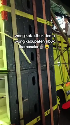 gak iso demo lek sek suibuk iki mbek arek arek😂#pemburuhoregjatim  #karnavalsoundsystem  #ripojolberduka  #malangkabupaten  #epyepe 