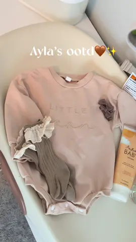 Cutest baby fall sweatshirt🤎✨ #babygirl #babyfalloutfits #babysweatshirts #rompersweatshirt #babybeigeoutfit 