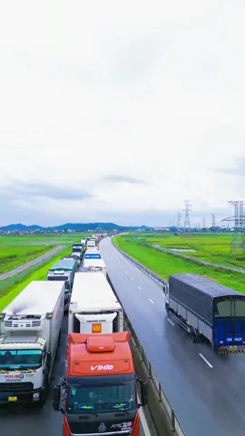 Chắc tại trời mưa. 1 đêm mà biết bao nhiêu vụ#xedaukeo #xecontainer 