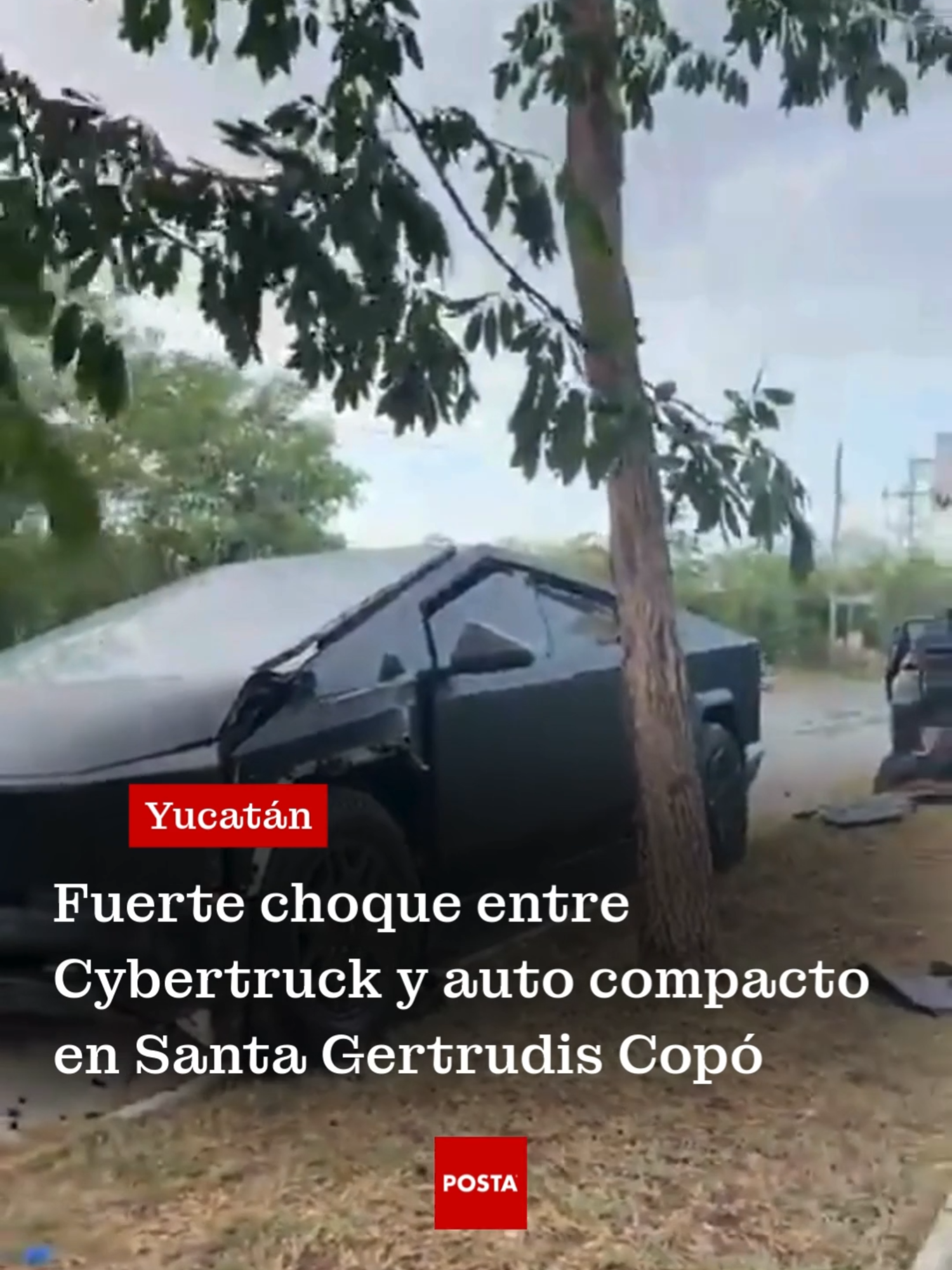 #Viral 🎥 Con varios daños es como quedó una camioneta de lujo de Tesla  y un auto de la marca BYD al norte de Mérida 🛻 Los hechos habrían ocurrido cuando presuntamente uno de los dos vehículos se saltó un alto y se impactara contra el otro. Hasta el momento se desconoce si hay lesionados por este accidente. #choque #cybertruck #Accidente #Mérida #Yucatán