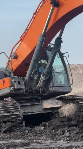 👷🏻‍♂️ #tambangbatubara #pengawastambangbatubara #foryoupage 