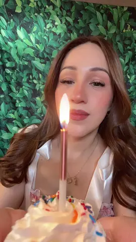 Oficialmente estamos en el escalón número 43 🙏🏼🥳🫶🏻 happy birthday to me 🎉#happybirthday #cumpleañera #cumpleaños #fyp #viral 