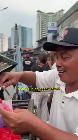Yang 12jt demi Sesekop nasi itupun gak kenyang 😮‍💨 #demo #dpr #indonesiagenting #rakyatmenderita  sc Ig: rdthumanity