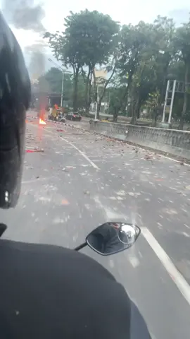 Keadaan di senayan halte habis semua#senayanjakarta #senayan 
