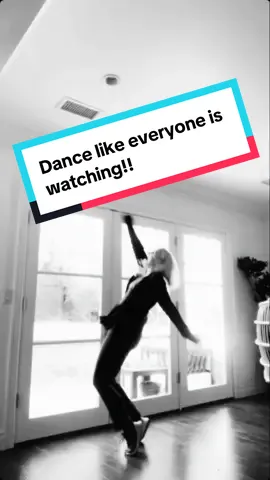 I learned to dance by watching all those 80s, 90s,00’s music videos! Dancing and music is my happy place!! I do it everyday! Ultimate dream is to dance on a big stage just once one day! I also love this song @keli holiday #dancing #dance #xennial #danceforfun #dancelikeeveryoneiswatching 