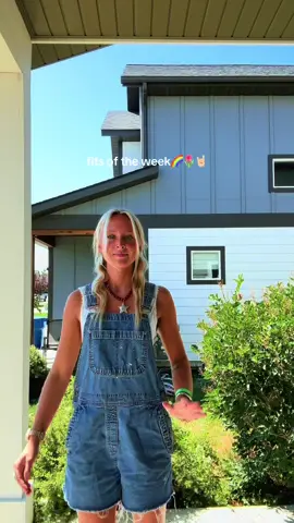 fits for days and days and days! #youjustgotlumineered #granola #OOTD #montana 