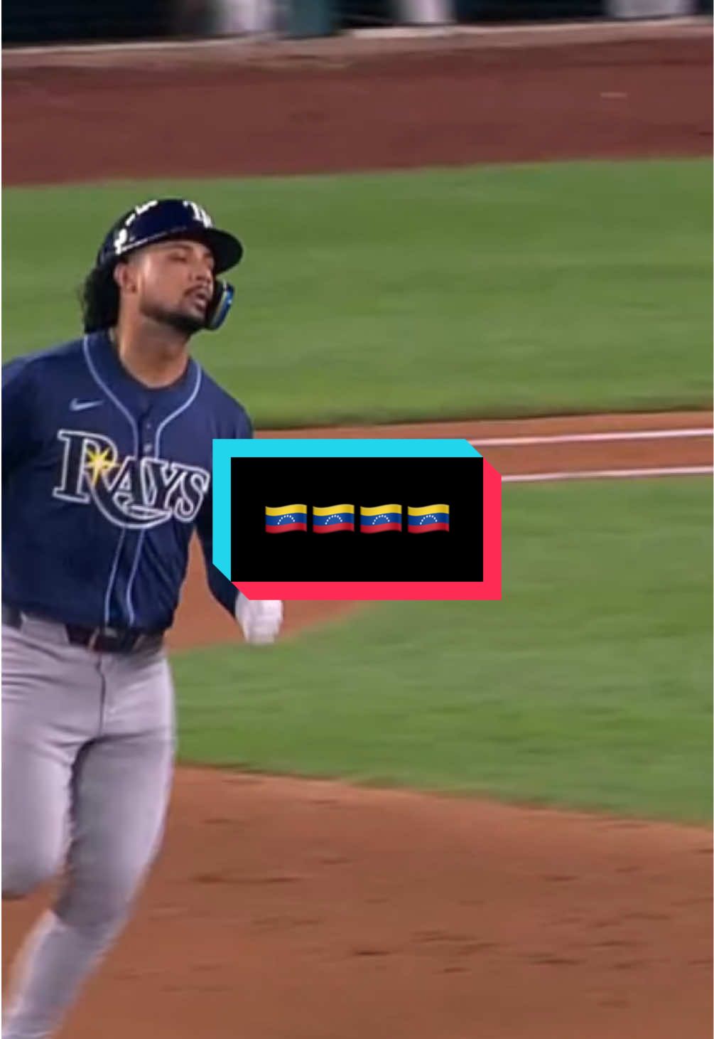 ¡El primer jonrón en MLB del venezolano Everson Pereira! 🇻🇪  #eversonpereira #mlbvenezuela #rays 