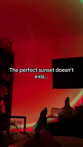 Bring the sunset inside #sunsetlamp #lamp #vibe #sunset 
