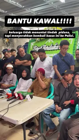 wawancara orang tua almarhum Affan kurniawan, masih percayakan tindak pidana ke polisi #demo  #driverojolditabrak  #wawancara  @Bang Jek @bims @casablanca 