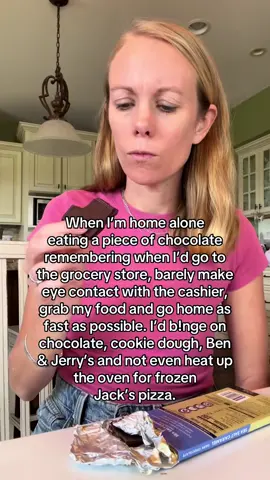 I get it. Here to help you stop binging and thinking about food all the time.  Head to the top of my page and DM me “masterclass” on IG.  #Foodfreedom #stopdieting #overeating #overeatingtips #mindfuleating 