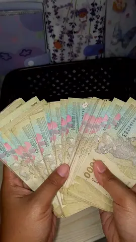 Karena uangnya belum mau aku pakai jadi aku masukin ke bindernya lagi. Alhamdulillah semoga bertambah tabungannya🤲🤲 #semangatnabungreceh #nabungyuk #recehan #challengenabung #affiliate 