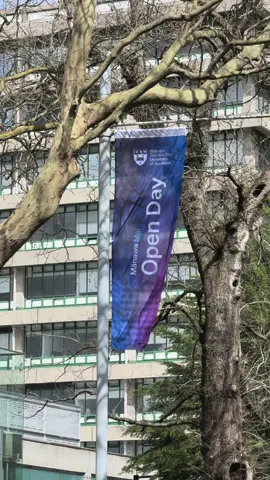 Mānawa Mai Open Day off to a great start - sunny skies and good vibes 🙌 It’s not too late to come check out our vibrant City and Grafton Campus - on till 4pm 😉 #UniversityofAuckland #UoA #StudentLife #OpenDay #StudyTok