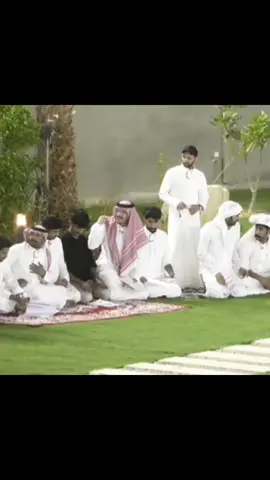 يبيه يتأثر وعزيز فعل وضعيه الهروب 😭😭#كاريزما3 #عبدالعزيز_الحارثي #دخيل_الله_الحارثي #foryou #fyp 