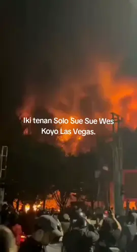 sidane ora demo tapi perang Karo aparat.#demo ##solo24jam🌻 #demo29agustus2025 #fyp #xybca 