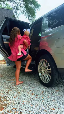 Gotta love when your kid blows out their outfit while shopping… and of course today’s the day I didn’t pack a spare, just pajamas 😅 #momlife #reallife #whatididtoday #reality #girlmom 