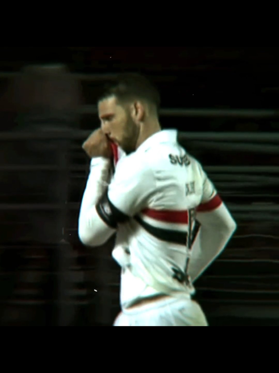 Cite um 9 melhor que o calleri e falhe miseravelmente.   #spfctv #saopaulofc #calleri #foryou #viral  @fausto.aep @jv 