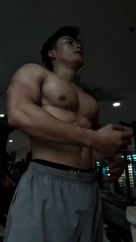 Khởi động nhẹ trước buổi tập#gym #vairal_video_tiktok #xh 