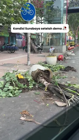 Sehat” buat para pendemo 🥀🥲 #demosurabaya #demodpr