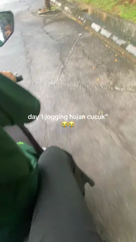effort la kmi jogging tgh ujan😭😭#fyp #dayone 