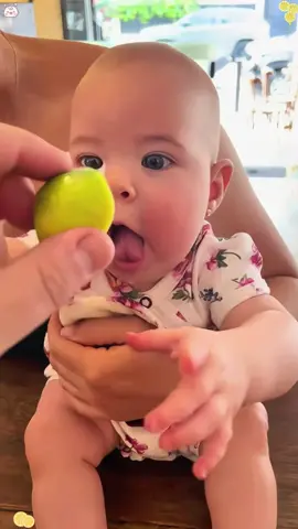 Baby tries lemon 🍋 #interesting #baby #fyp #funnyvideos #cutebaby #haha #food 
